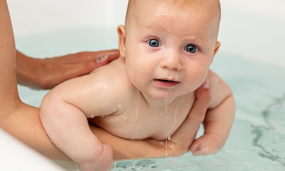 Transformando o Banho do Bebê: Dicas para Lidar com Choros